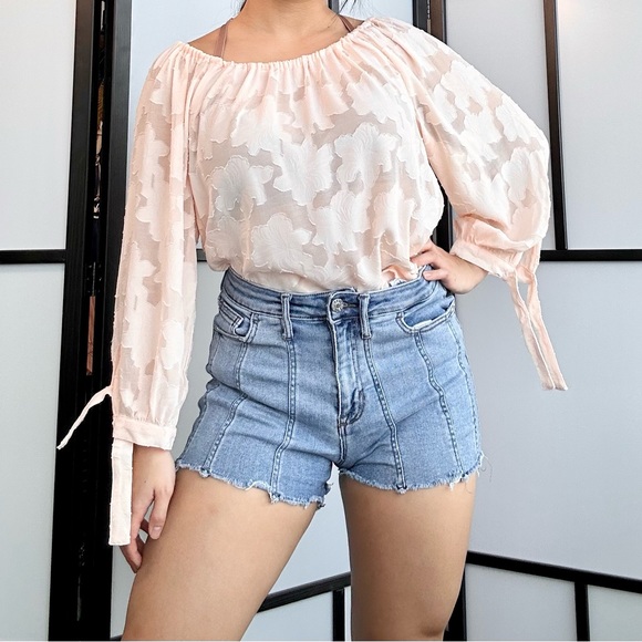 BNWT Peach colour romantic blouse - Picture 4 of 4